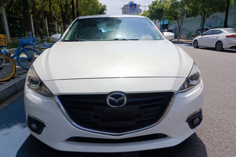Used Mazda 3 Axela 2016 Sedan 1.5L Automatic Luxury Model Exterior 1