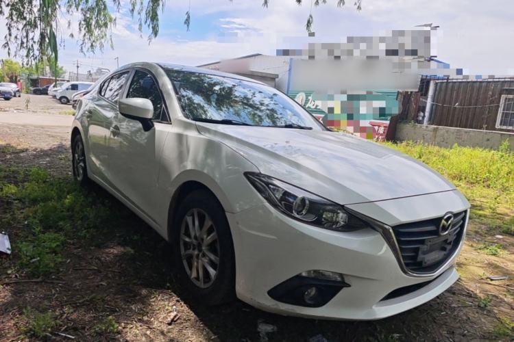 Used Mazda 3 Axela 2016 Sedan 1.5L Automatic Luxury Model Exterior 1