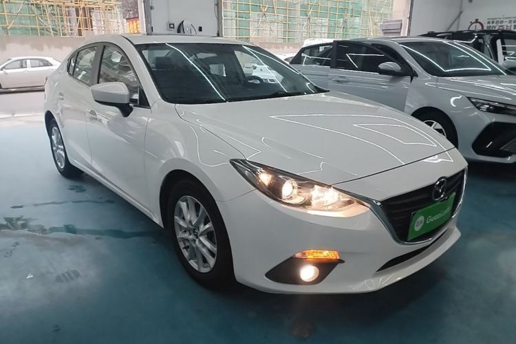 Used Mazda 3 Axela 2016 Sedan 1.5L Automatic Luxury Model Exterior 1