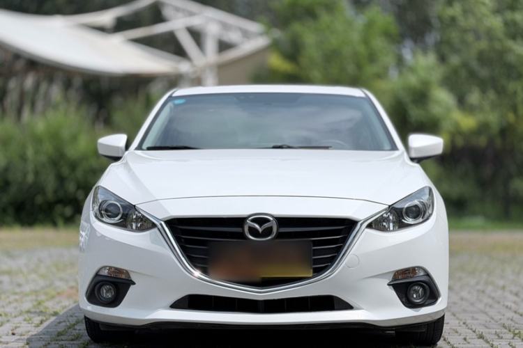Used Mazda 3 Axela 2016 Sedan 1.5L Automatic Luxury Model Exterior 1