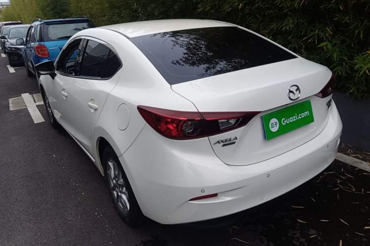 Used Mazda 3 Axela 2016 Sedan 1.5L Automatic Luxury Model Exterior 2