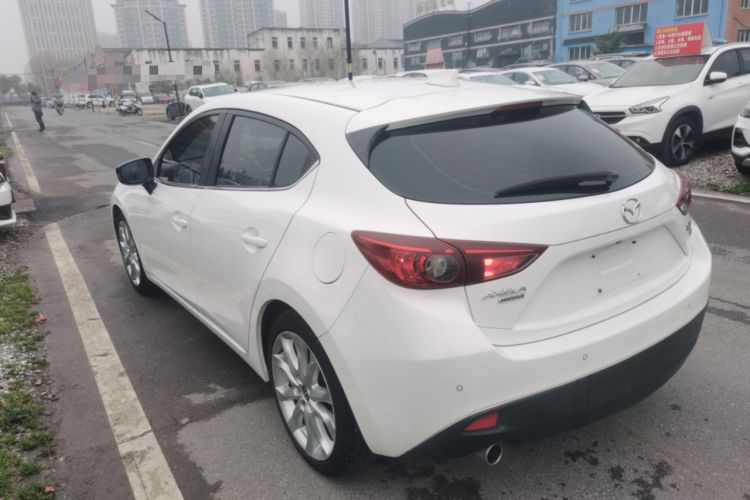 Used Mazda 3 Axela 2016 Hatchback 2.0L Automatic Sport Model Exterior 2