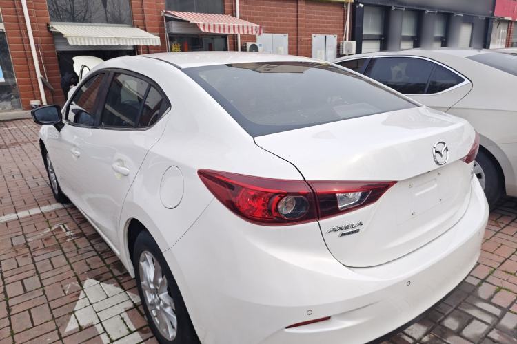 Used Mazda 3 Axela 2016 Sedan 1.5L Automatic Luxury Model Exterior 2