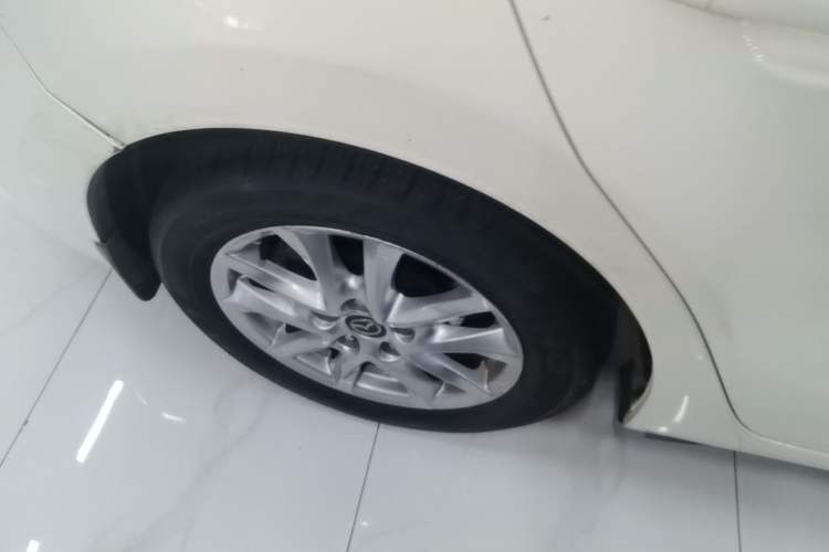 Used Mazda 3 Axela 2016 Sedan 1.5L Automatic Comfort Model Exterior 2