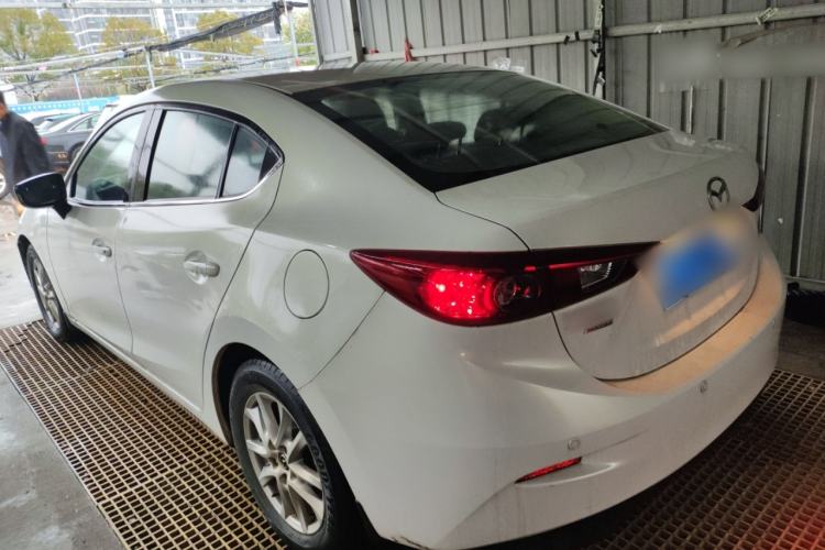 Used Mazda 3 Axela 2016 Sedan 1.5L Automatic Comfort Model Exterior 2