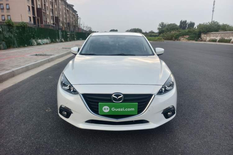 Used Mazda 3 Axela 2016 Sedan 1.5L Automatic Luxury Model Exterior 2