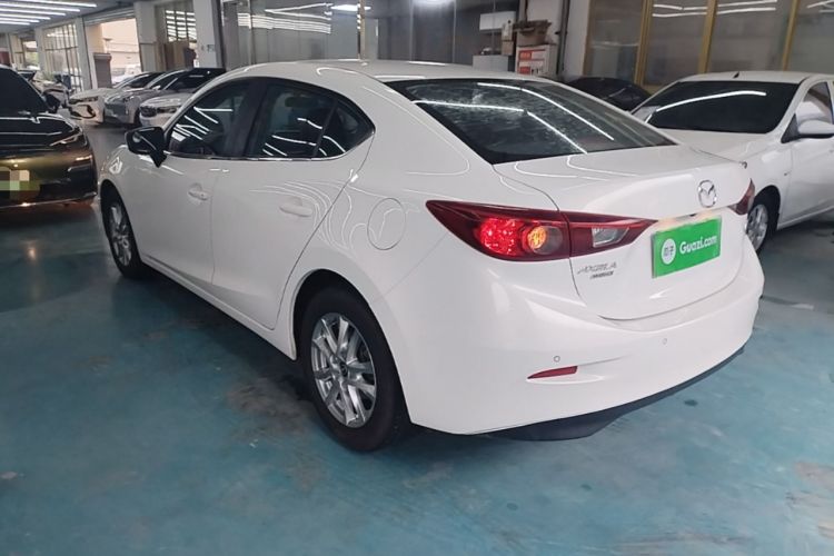 Used Mazda 3 Axela 2016 Sedan 1.5L Automatic Luxury Model Exterior 2