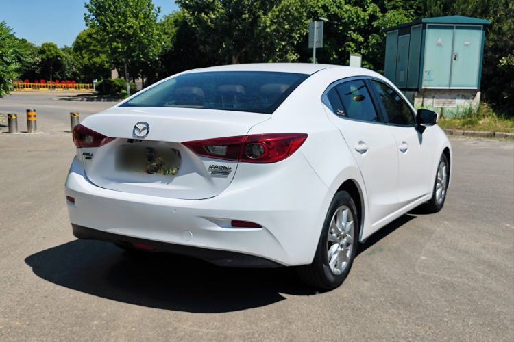 Used Mazda 3 Axela 2016 Sedan 1.5L Automatic Luxury Model Exterior 3