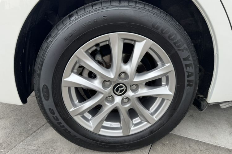 Used Mazda 3 Axela 2016 Sedan 1.5L Manual Comfort Model Exterior 3