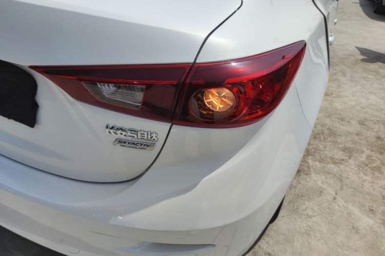 Used Mazda 3 Axela 2016 Sedan 1.5L Automatic Comfort Model Exterior 3