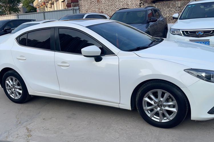 Used Mazda 3 Axela 2016 Sedan 1.5L Automatic Luxury Model Exterior 3