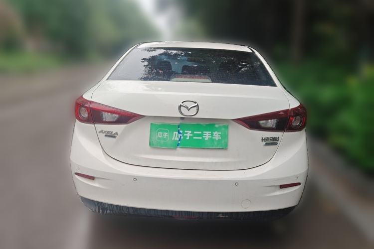 Used Mazda 3 Axela 2016 Sedan 1.5L Automatic Luxury Model Exterior 4