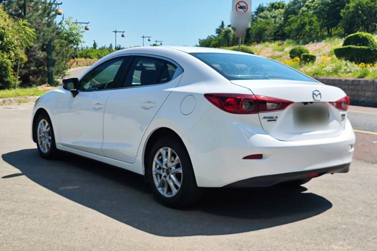 Used Mazda 3 Axela 2016 Sedan 1.5L Automatic Luxury Model Exterior 5