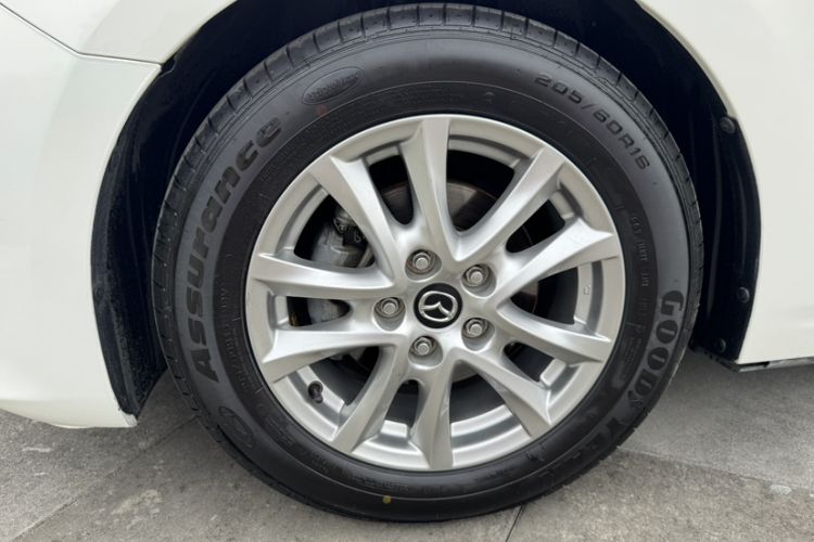 Used Mazda 3 Axela 2016 Sedan 1.5L Manual Comfort Model Exterior 5