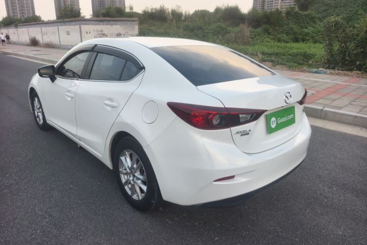 Used Mazda 3 Axela 2016 Sedan 1.5L Automatic Luxury Model Exterior 5