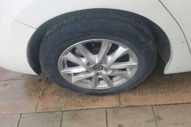 Used Mazda 3 Axela 2016 Sedan 1.5L Automatic Comfort Model Exterior 5