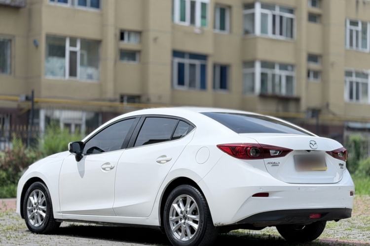 Used Mazda 3 Axela 2016 Sedan 1.5L Automatic Luxury Model Exterior 5