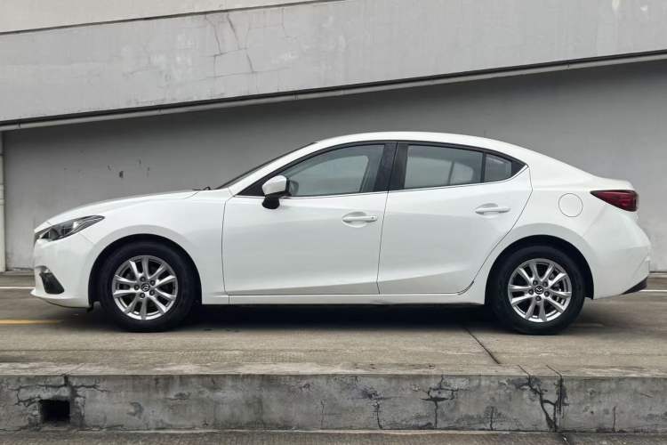 Used Mazda 3 Axela 2016 Sedan 1.5L Automatic Comfort Model Exterior 6