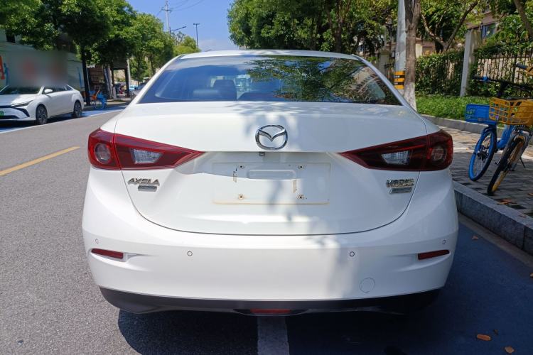 Used Mazda 3 Axela 2016 Sedan 1.5L Automatic Luxury Model Exterior 6