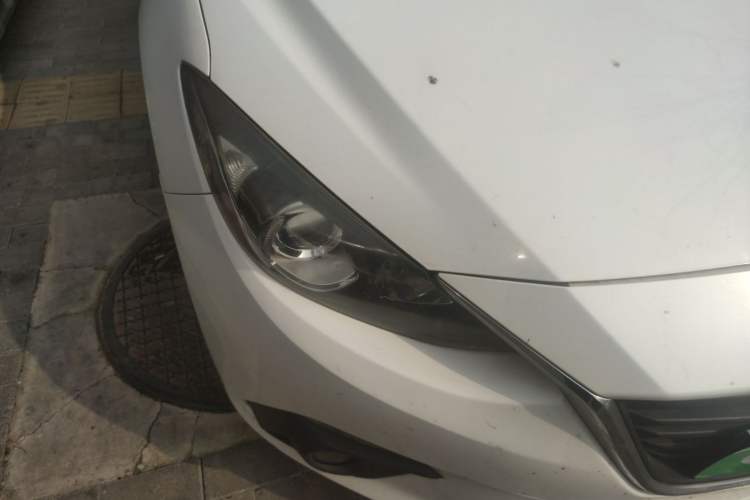 Used Mazda 3 Axela 2016 Sedan 1.5L Automatic Comfort Model Exterior 6