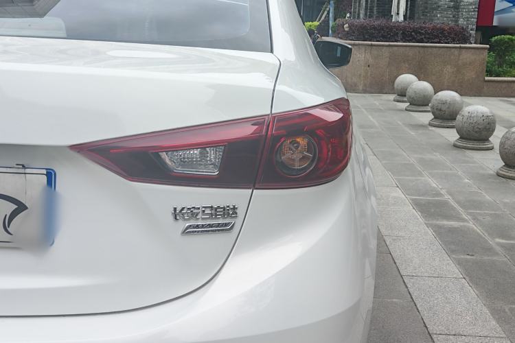 Used Mazda 3 Axela 2016 Sedan 1.5L Automatic Comfort Model Exterior 6
