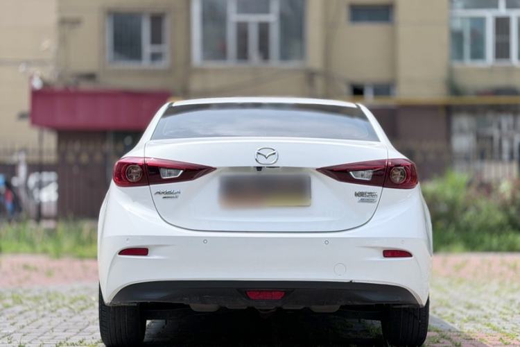 Used Mazda 3 Axela 2016 Sedan 1.5L Automatic Luxury Model Exterior 6