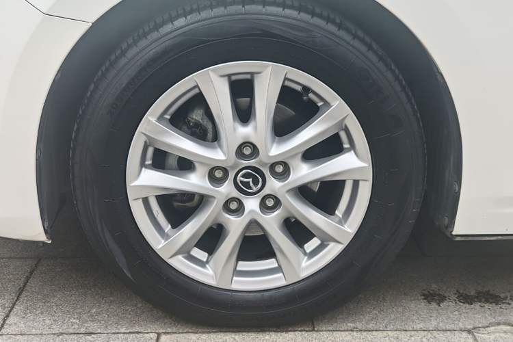 Used Mazda 3 Axela 2016 Sedan 1.5L Automatic Comfort Model Exterior 8