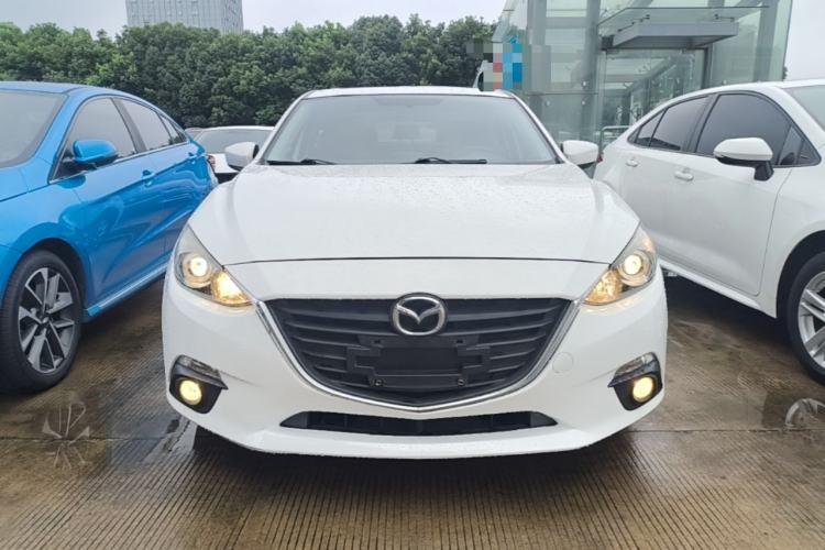 Used Mazda 3 Axela 2016 Sedan 1.5L Automatic Luxury Model Front