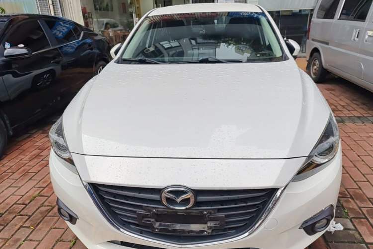 Used Mazda 3 Axela 2016 Sedan 1.5L Automatic Comfort Model Front