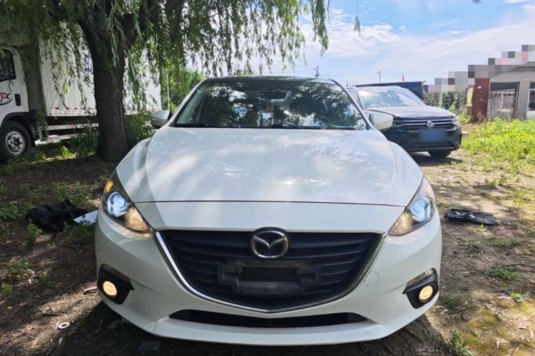Used Mazda 3 Axela 2016 Sedan 1.5L Automatic Luxury Model Front