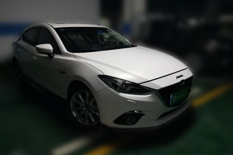 Used Mazda 3 Axela 2016 Hatchback 2.0L Automatic Flagship Model Front Right 45 Deg