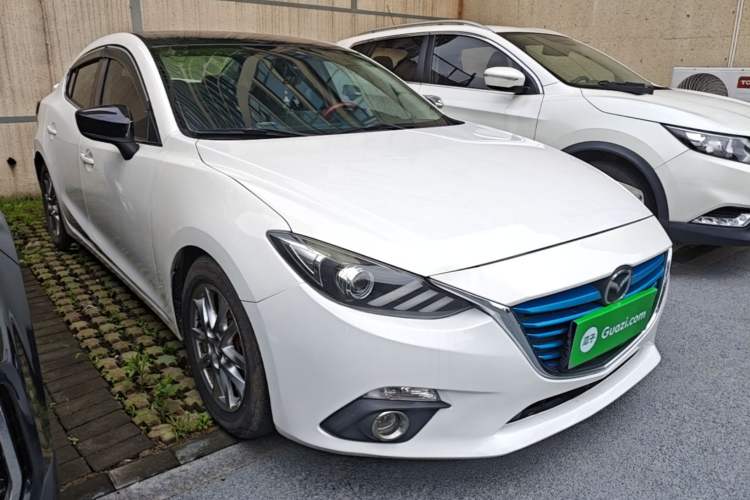 Used Mazda 3 Axela 2016 Sedan 1.5L Automatic Comfort Model Front Right 45 Deg
