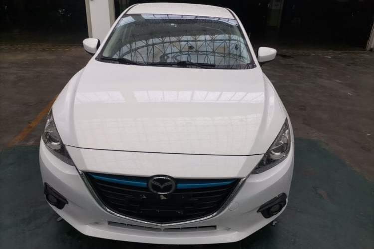 Used Mazda 3 Axela 2016 Sedan 1.5L Manual Comfort Model Front