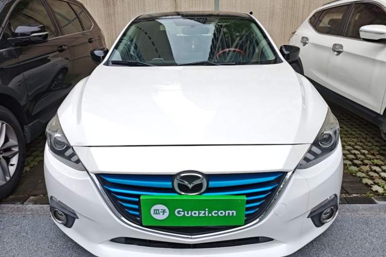 Used Mazda 3 Axela 2016 Sedan 1.5L Automatic Comfort Model Front