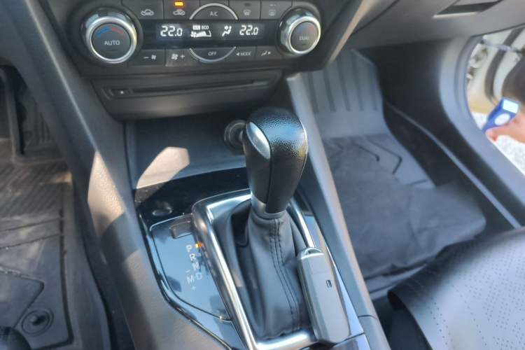 Used Mazda 3 Axela 2016 Sedan 1.5L Automatic Luxury Model Gear Lever
