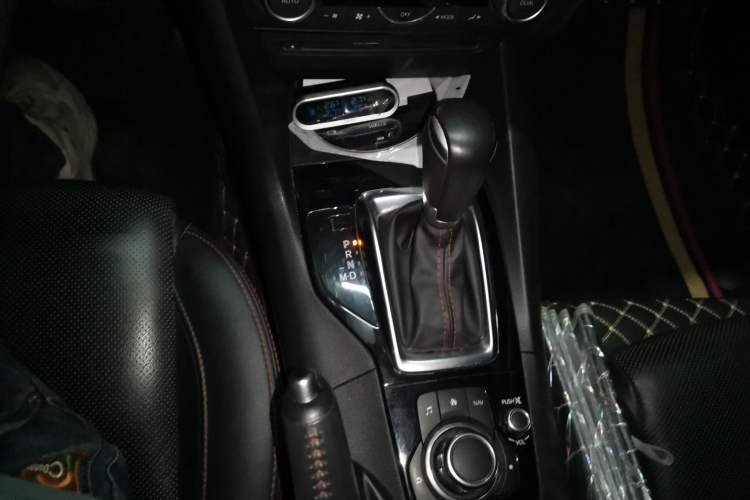 Used Mazda 3 Axela 2016 Hatchback 2.0L Automatic Flagship Model Gear Lever