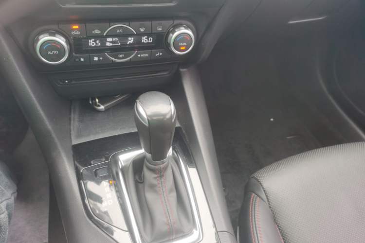 Used Mazda 3 Axela 2016 Hatchback 2.0L Automatic Sport Model Gear Lever
