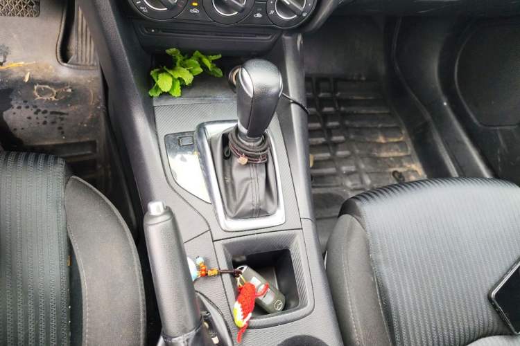 Used Mazda 3 Axela 2016 Sedan 1.5L Automatic Comfort Model Gear Lever