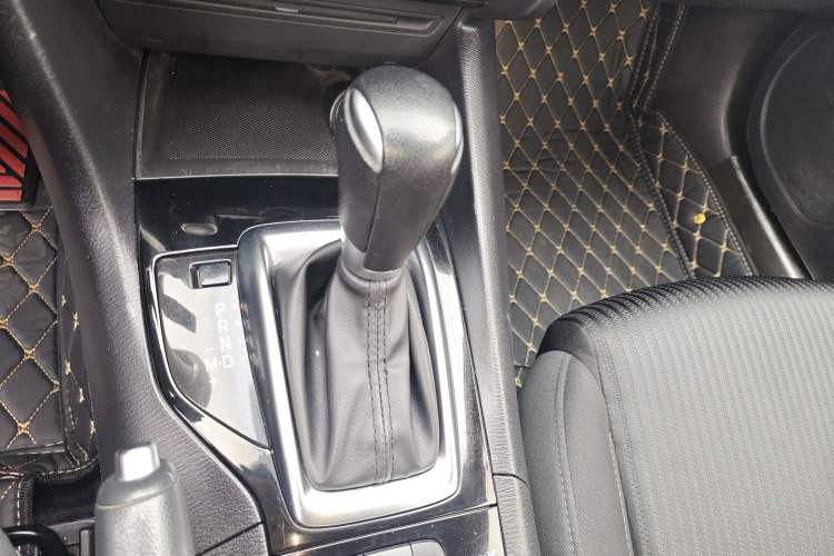 Used Mazda 3 Axela 2016 Sedan 1.5L Automatic Luxury Model Gear Lever
