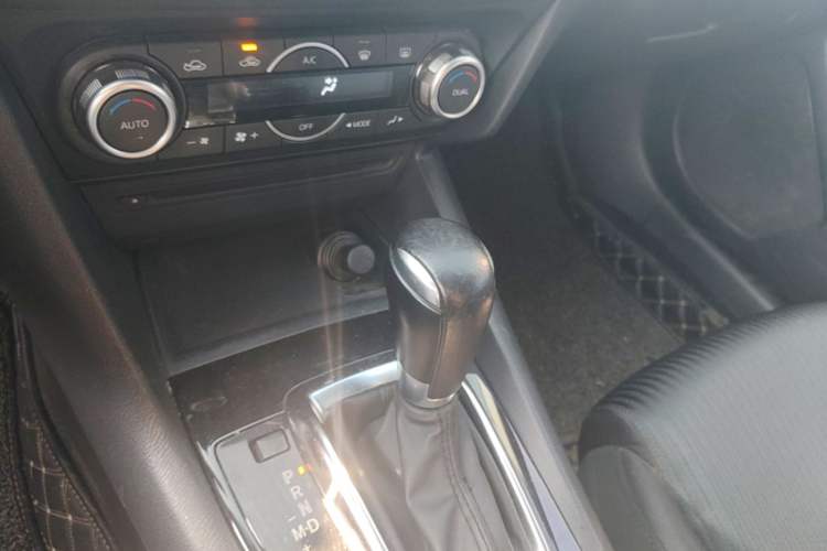 Used Mazda 3 Axela 2016 Sedan 1.5L Automatic Luxury Model Gear Lever