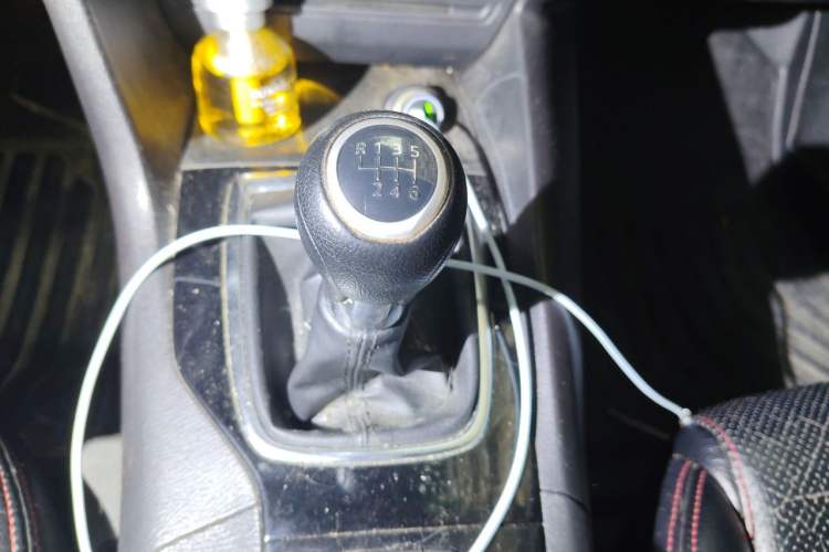 Used Mazda 3 Axela 2016 Sedan 1.5L Manual Luxury Model Gear Lever