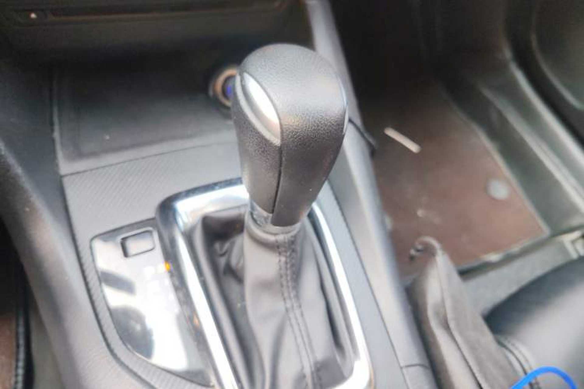 Used Mazda 3 Axela 2016 Hatchback 1.5L Automatic Comfort Model Gear Lever