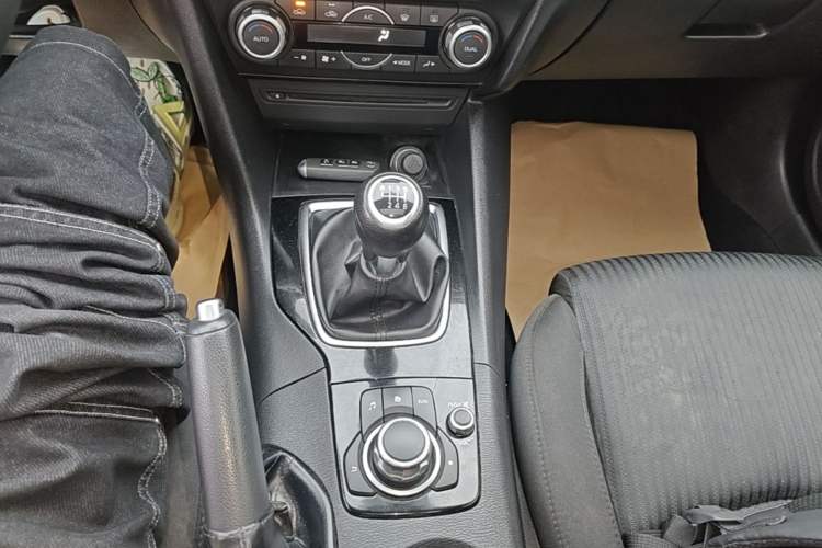 Used Mazda 3 Axela 2016 Sedan 1.5L Manual Luxury Model Gear Lever