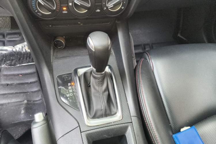 Used Mazda 3 Axela 2016 Sedan 1.5L Automatic Comfort Model Gear Lever