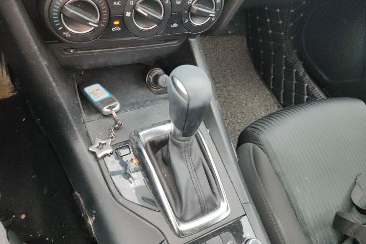 Used Mazda 3 Axela 2016 Sedan 1.5L Automatic Comfort Model Gear Lever