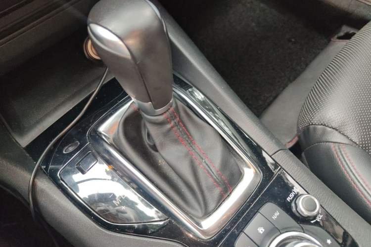Used Mazda 3 Axela 2016 Sedan 2.0L Automatic Flagship Model Gear Lever