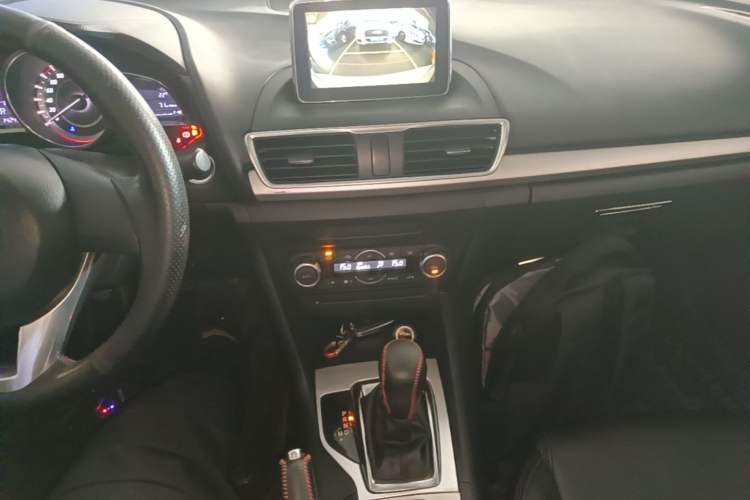 Used Mazda 3 Axela 2016 Sedan 1.5L Automatic Luxury Model Gear Lever