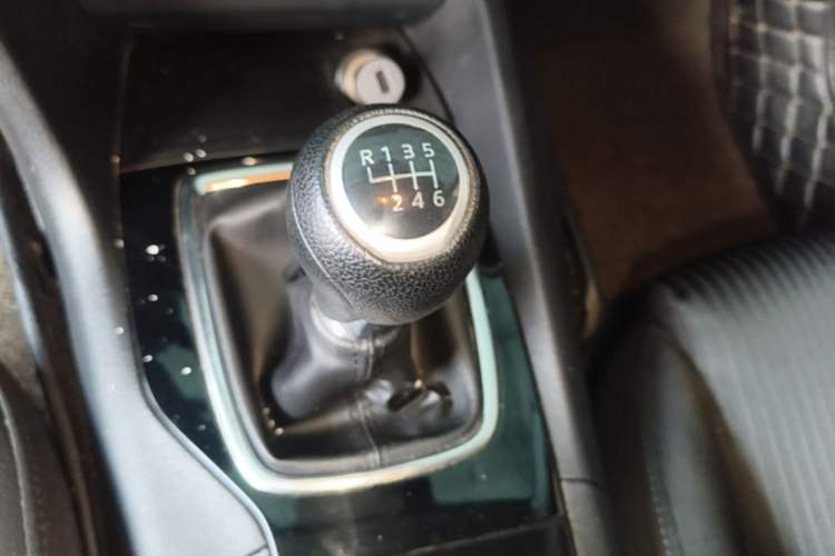 Used Mazda 3 Axela 2016 Sedan 1.5L Manual Luxury Model Gear Lever