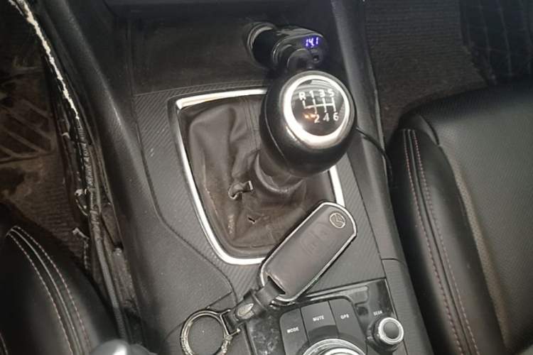 Used Mazda 3 Axela 2016 Hatchback 1.5L Manual Comfort Model Gear Lever
