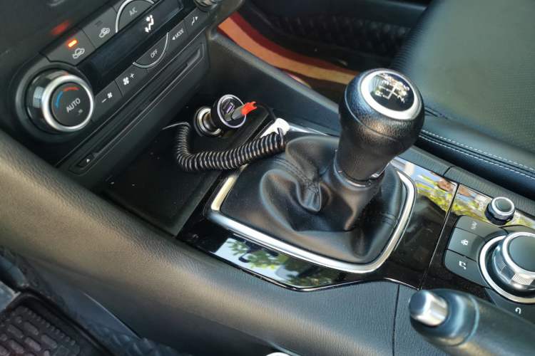 Used Mazda 3 Axela 2016 Sedan 1.5L Manual Luxury Model Gear Lever